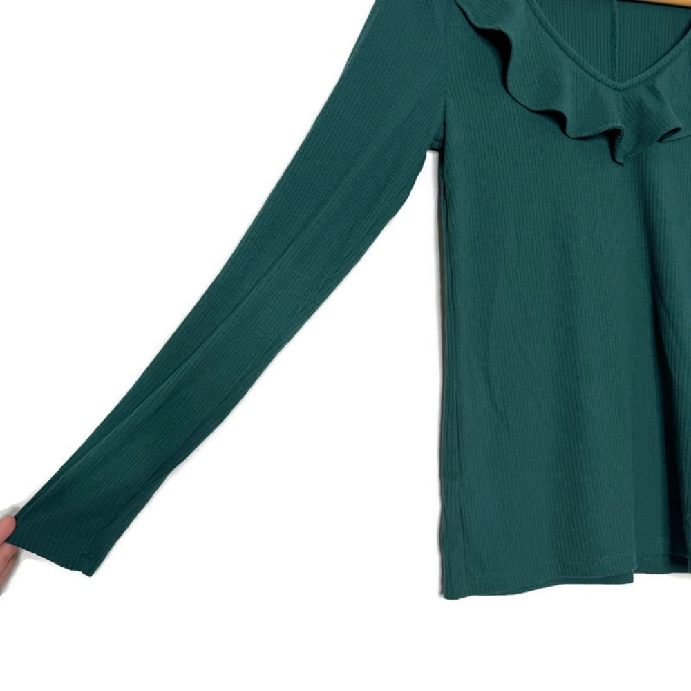 Loft Ruffle Neckline Green Ribbed Long Sleeve Blouse Size Medium - Picture 2 of 7